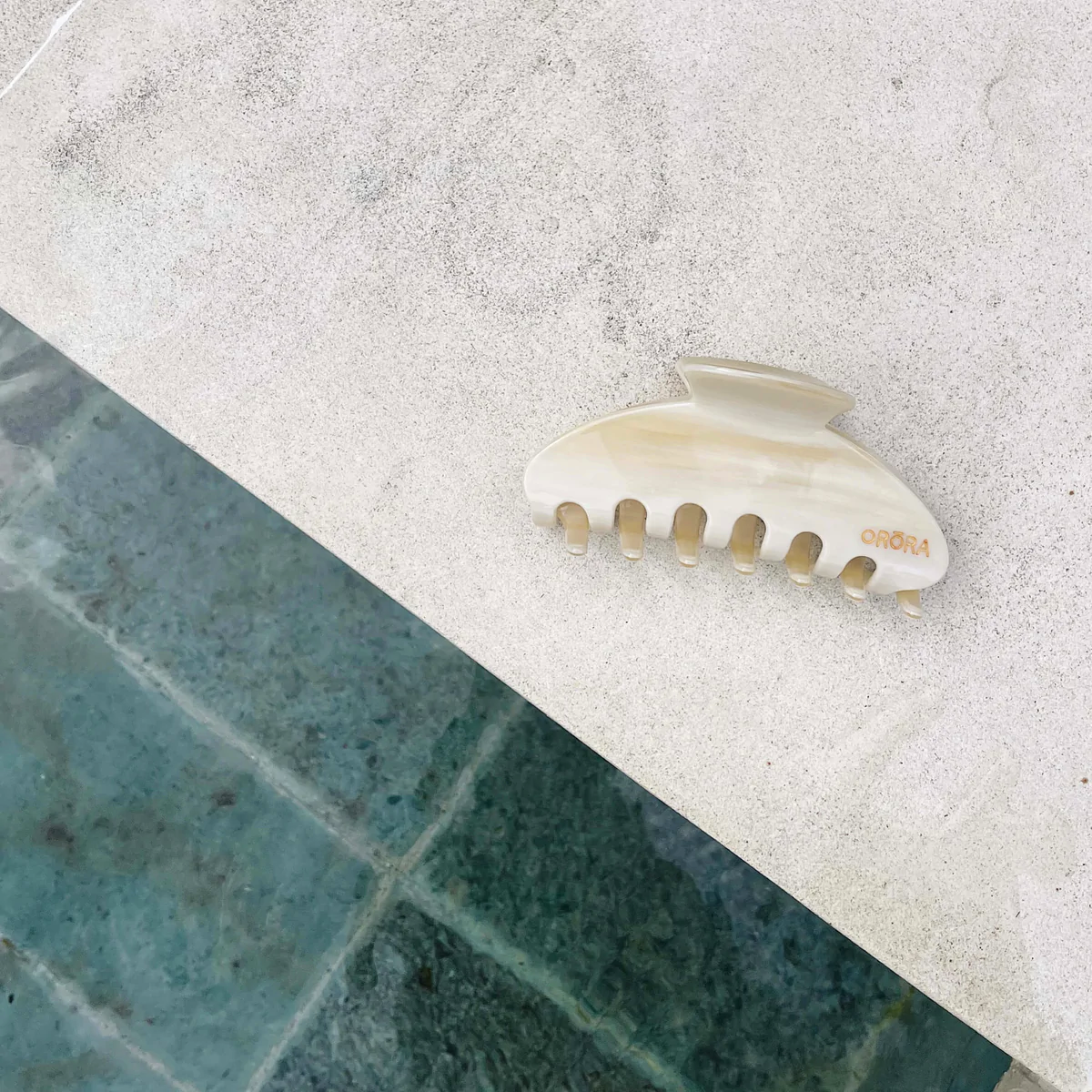 Orora - Large Claw Clip - Cream - Vorfreude Stationery