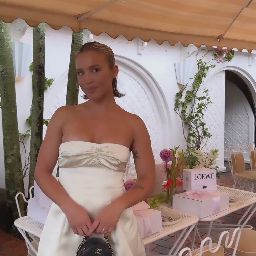 Tammy Hembrow Bridal Party Proposal Bridesmaid Boxes