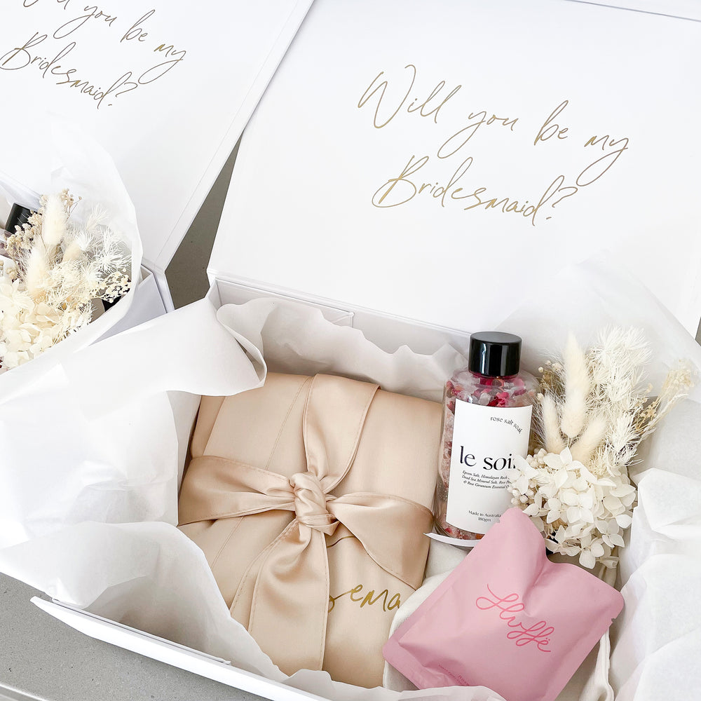
                  
                    Forever Fleur Dried Posy Bouquet - Vorfreude Stationery
                  
                