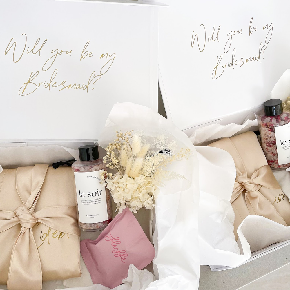 
                  
                    PRE-ORDER Wildflower Bridesmaid Box Gift Hamper - Vorfreude Stationery
                  
                